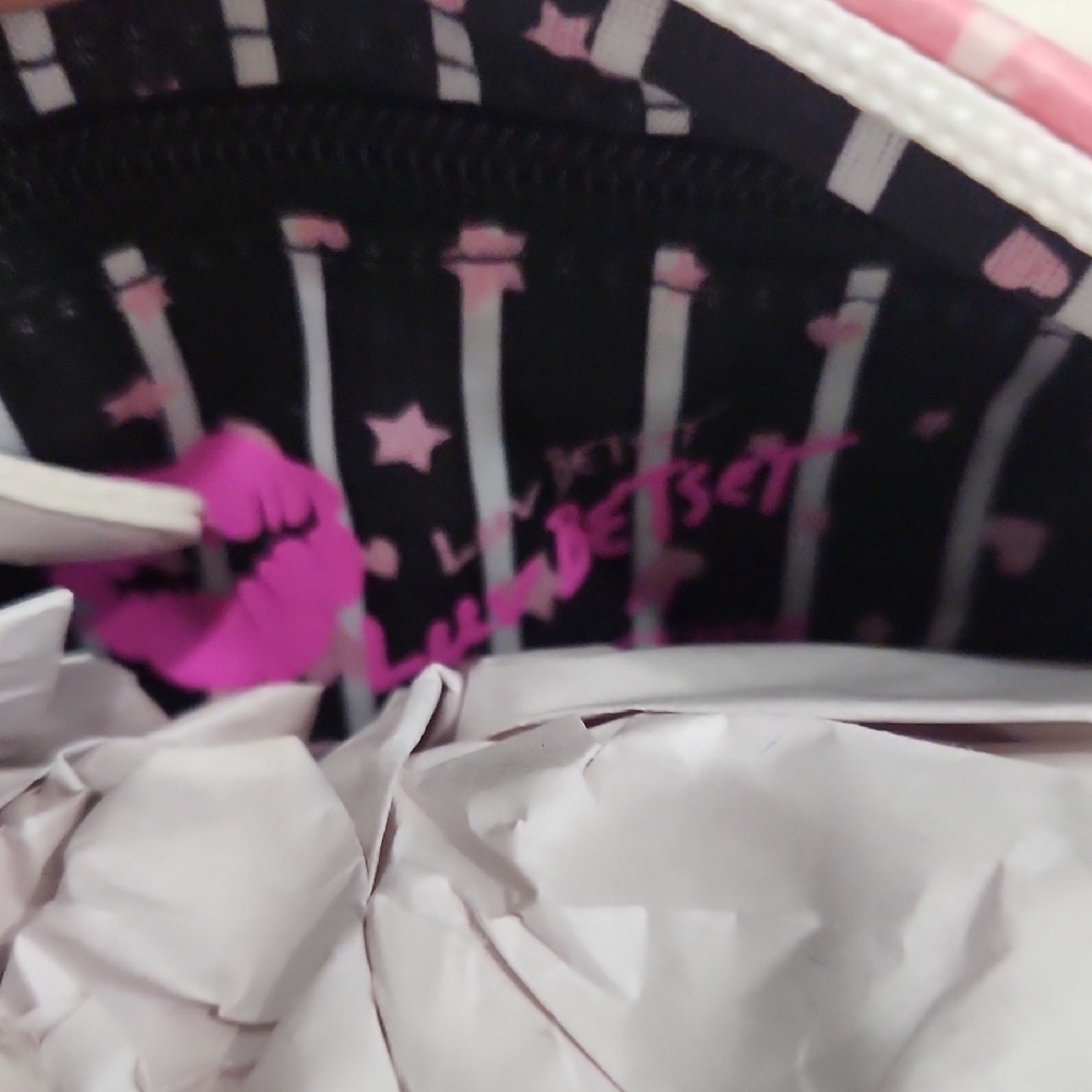 🔹️Betsey Johnson🔹️ LBHARLEY Floral Mini  Handbag Crossbody - White  Multicolor - Picture 12 of 13